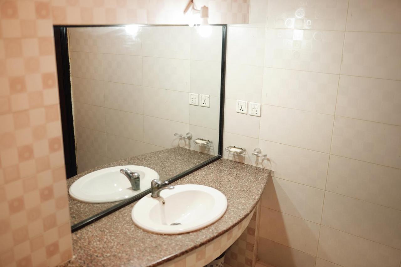 Diamond Lodge Karaczi Zewnętrze zdjęcie