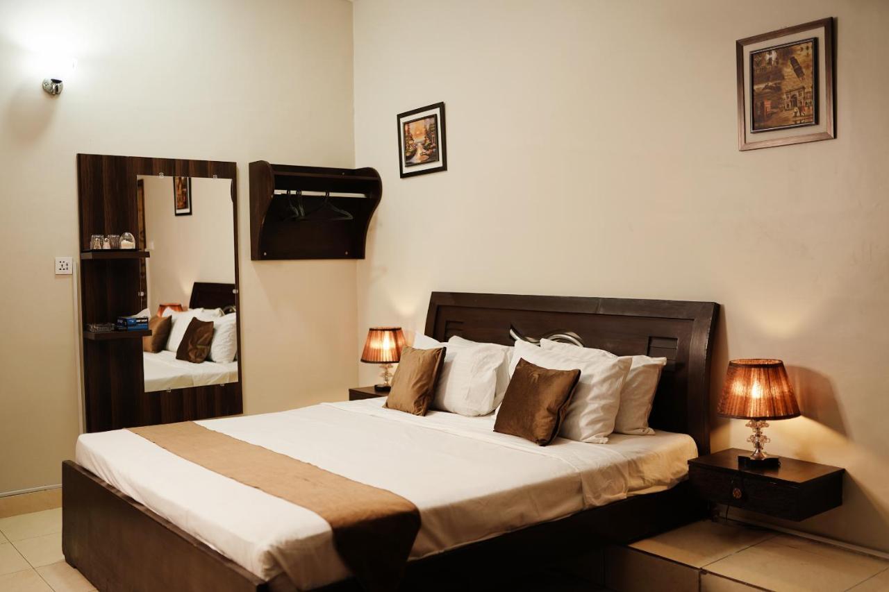 Diamond Lodge Karaczi Zewnętrze zdjęcie