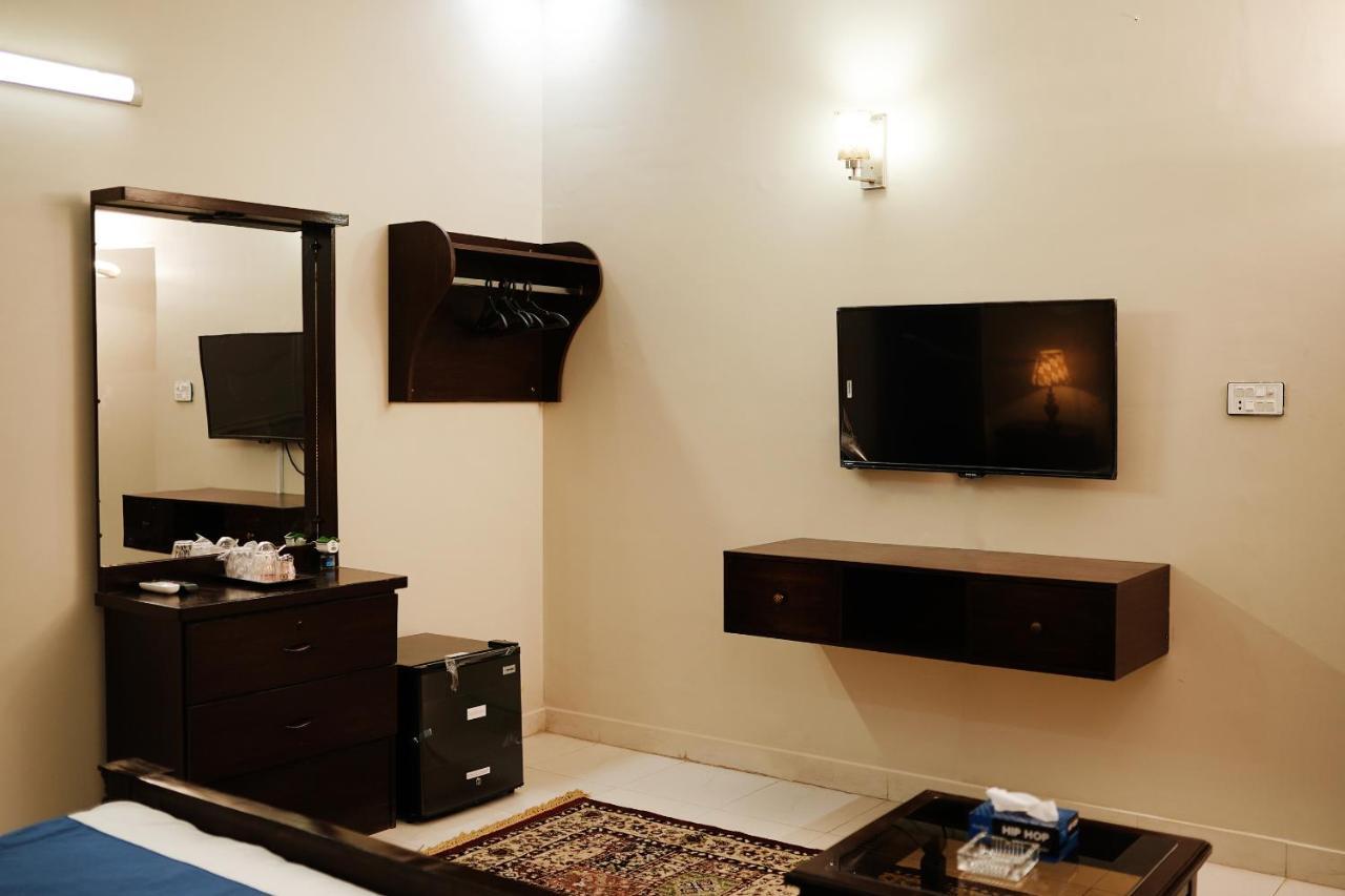 Diamond Lodge Karaczi Zewnętrze zdjęcie