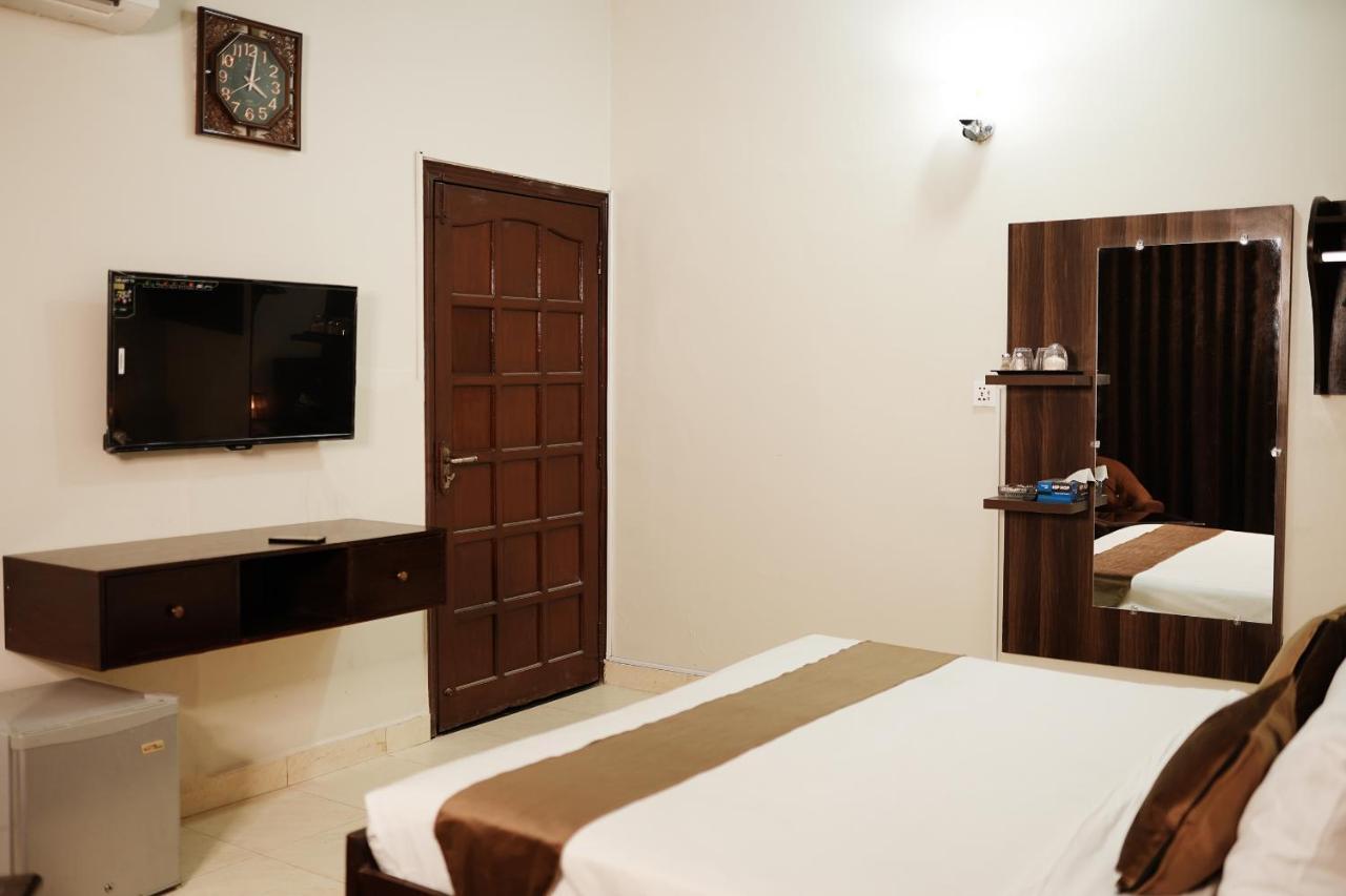 Diamond Lodge Karaczi Zewnętrze zdjęcie