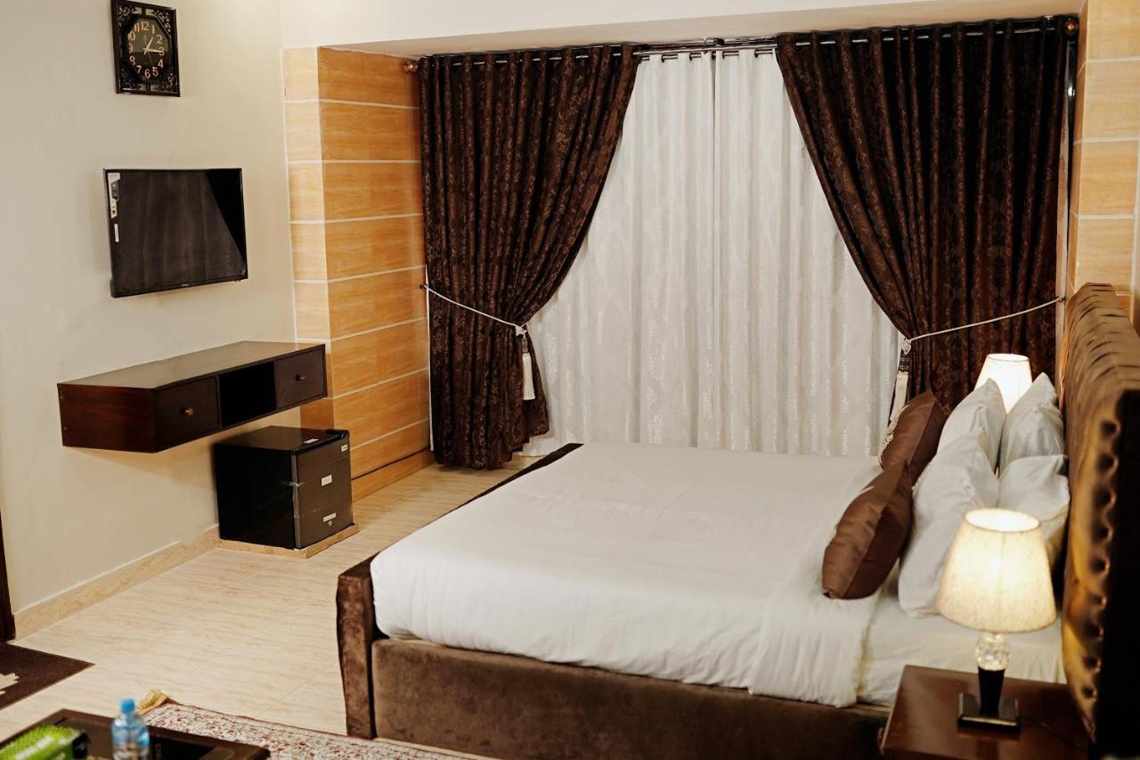 Diamond Lodge Karaczi Zewnętrze zdjęcie