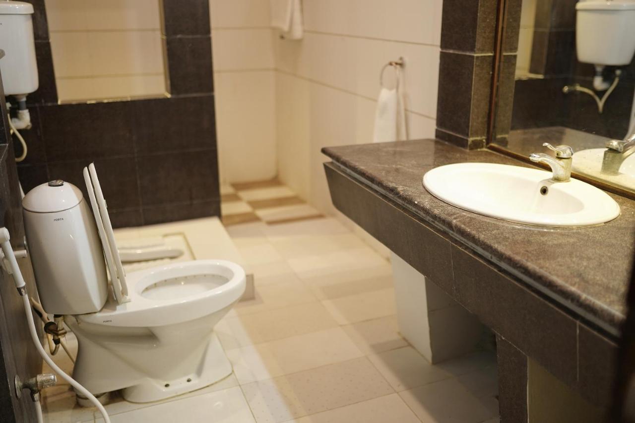 Diamond Lodge Karaczi Zewnętrze zdjęcie