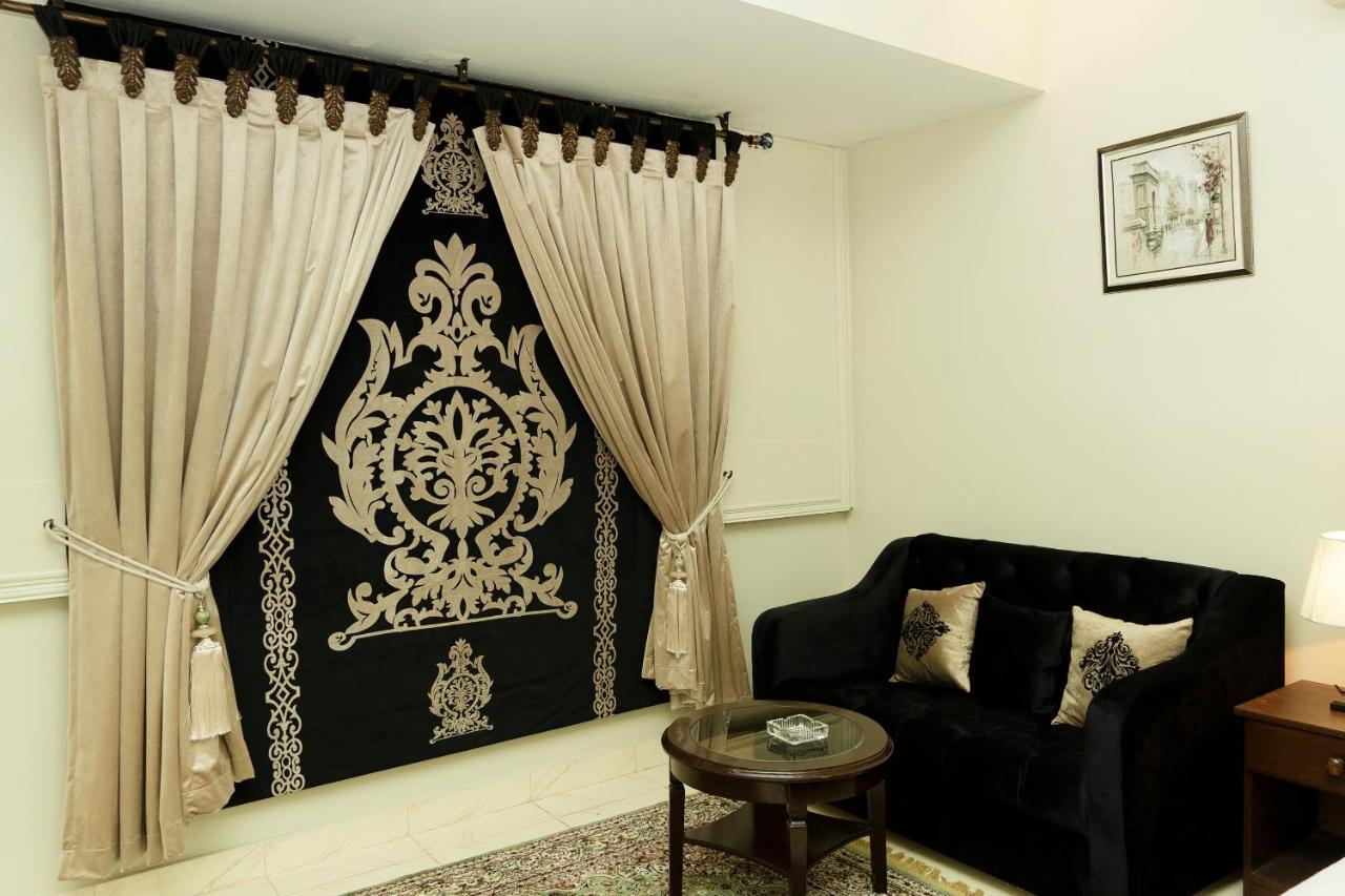 Diamond Lodge Karaczi Zewnętrze zdjęcie