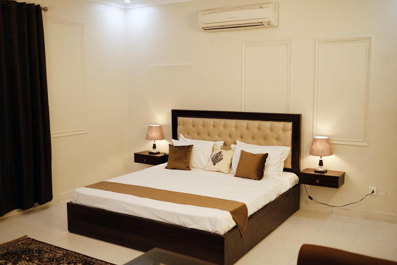 Diamond Lodge Karaczi Zewnętrze zdjęcie